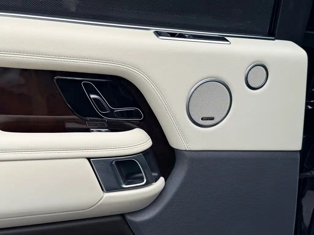 Land Rover Range Rover 2022 — фото 12