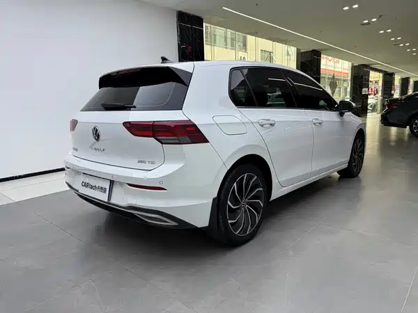 Volkswagen Golf 2021
