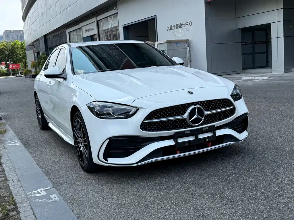 Mercedes-Benz C-Class 2024