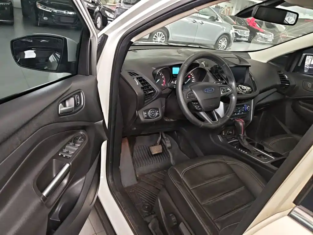 Ford Kuga 2017 — фото 16