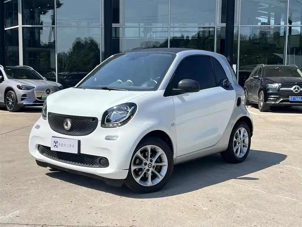smart fortwo 2015 — фото 1