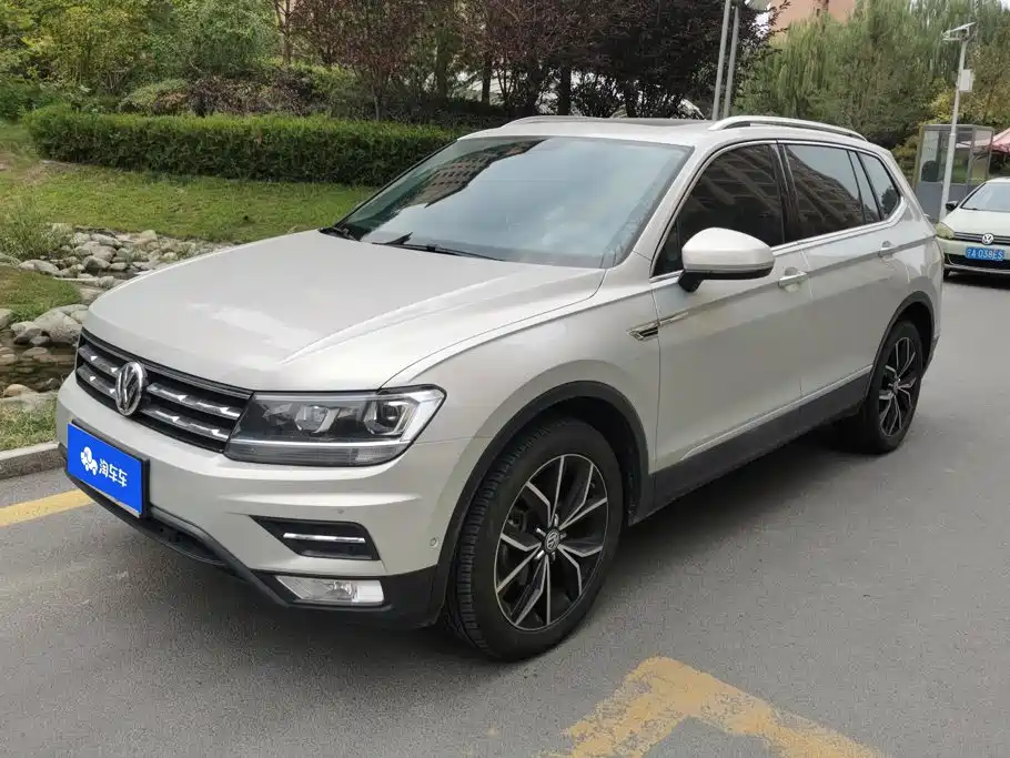 Volkswagen Tiguan L 2020 — фото 1
