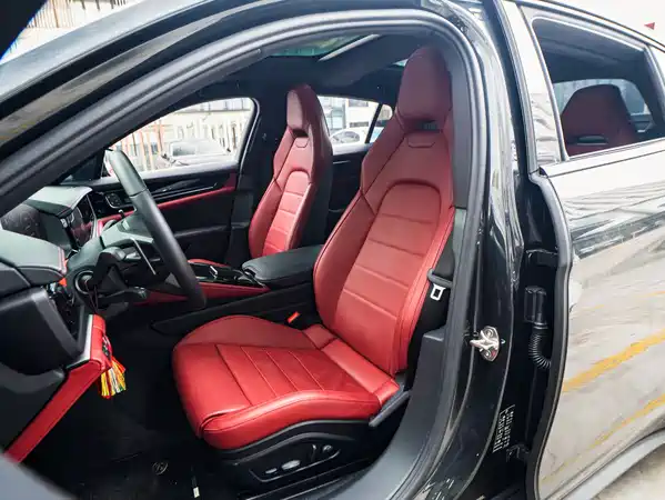 Porsche Panamera 2025