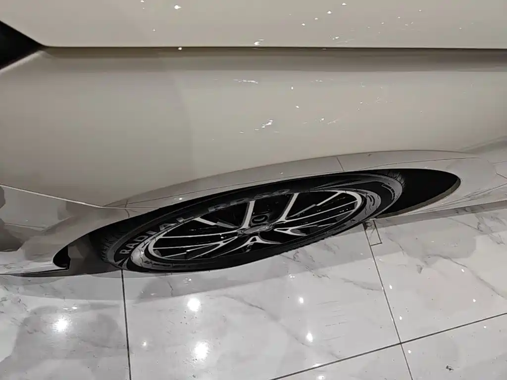 BYD Seal 07 DM-i 2025 — фото 23