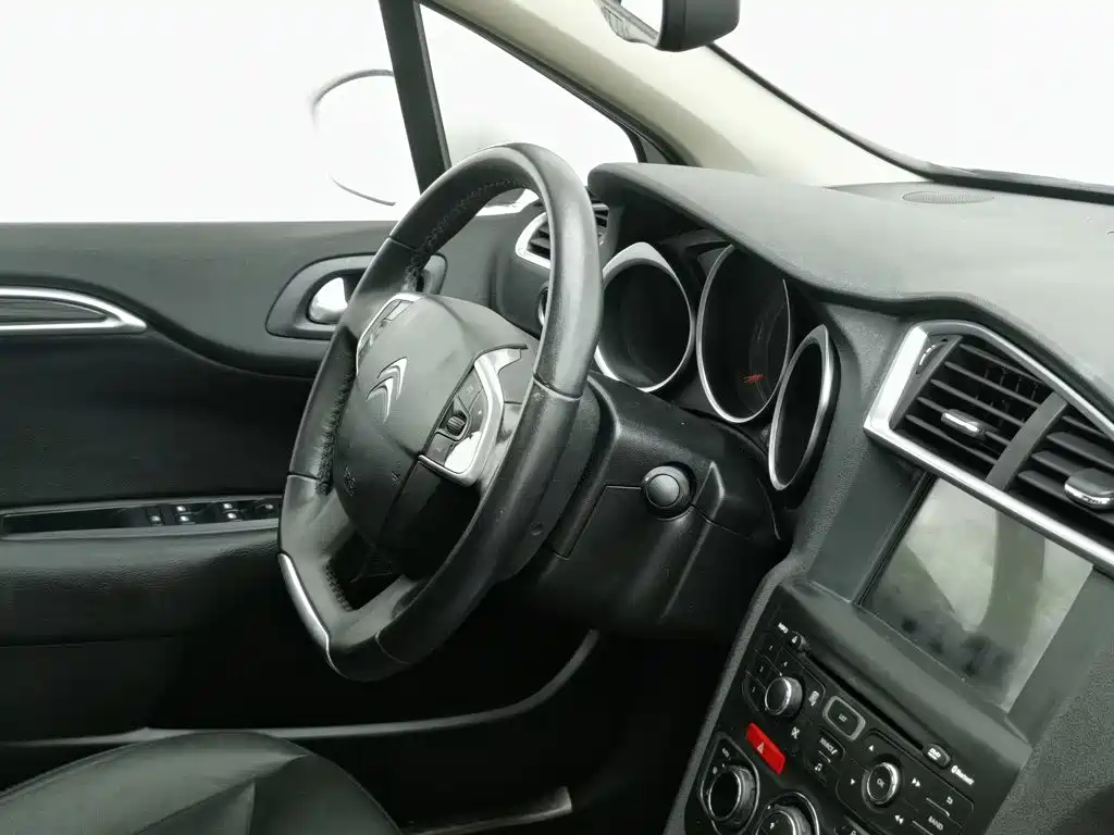 Citroën C4L 2015 — фото 22
