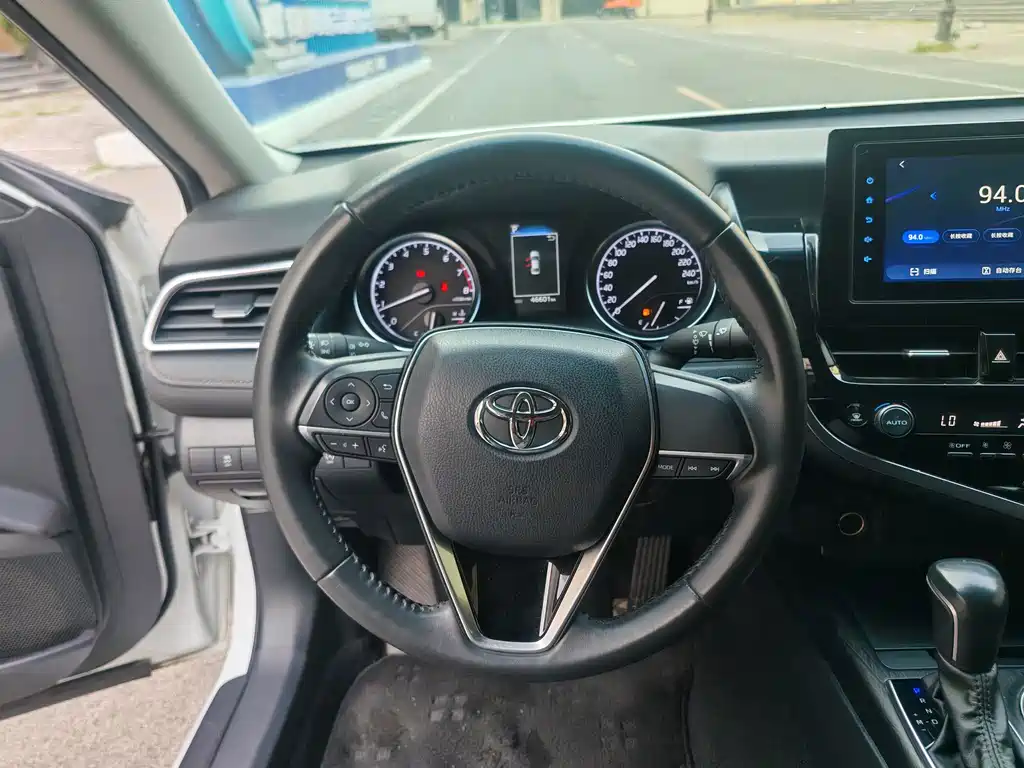 Toyota Camry 2022 — фото 15
