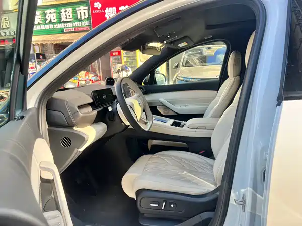 NIO ES6 2025