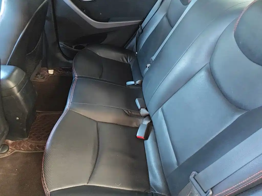 Hyundai Elantra Langdong 2018 — фото 17