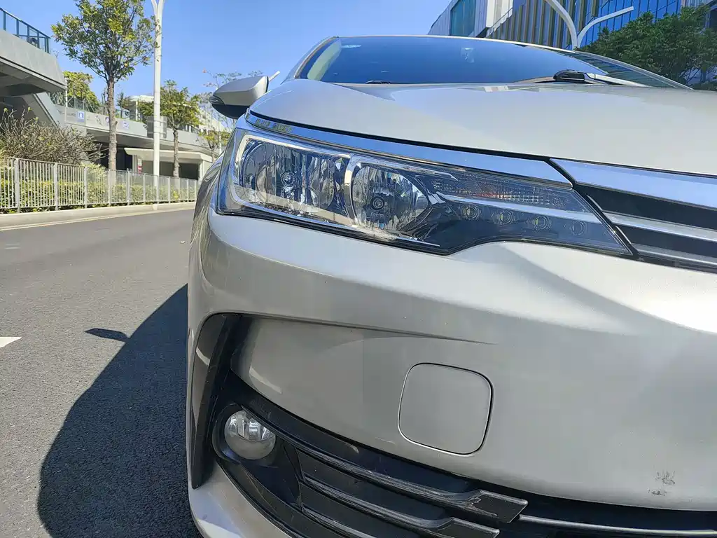 Toyota Corolla 2018 — фото 19