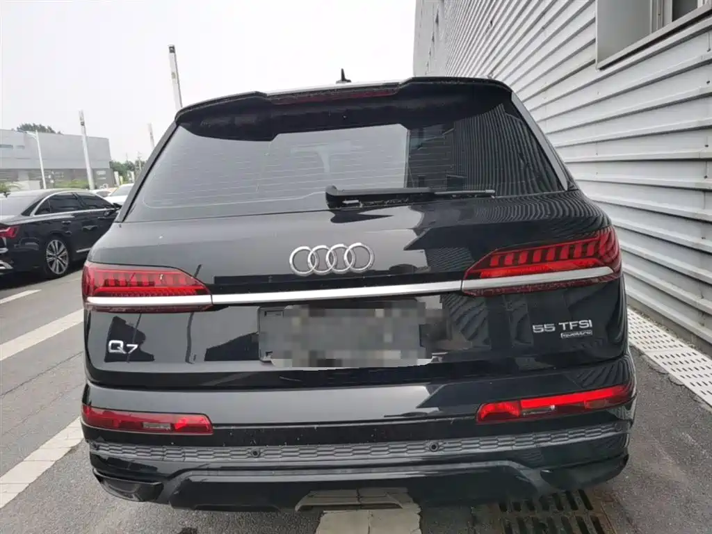 Audi Q7 2021 — фото 10
