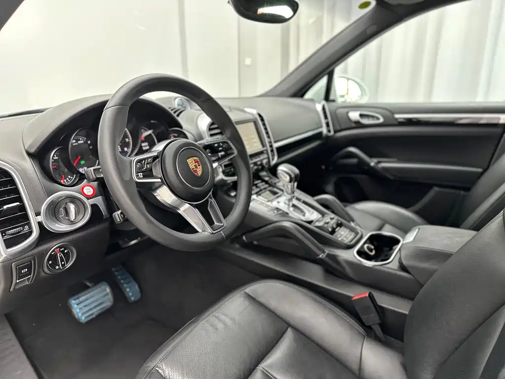 Porsche Cayenne 2015 — фото 17