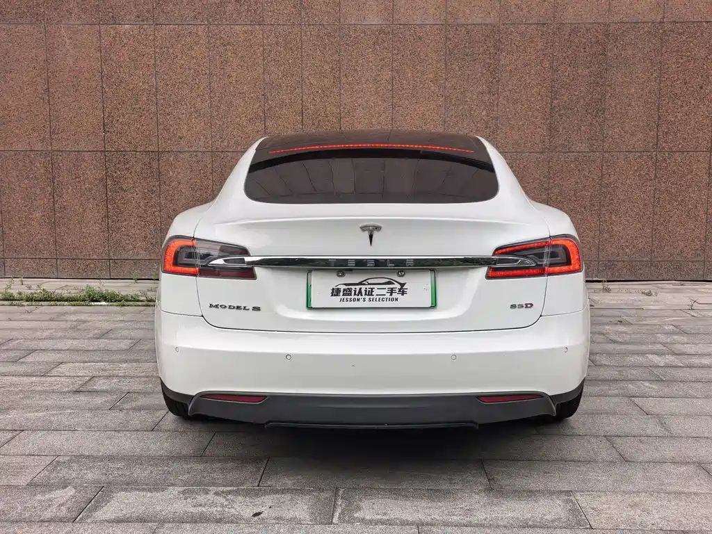 Tesla Model S 2016