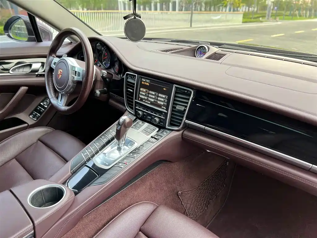 Porsche Panamera 2015 — фото 14