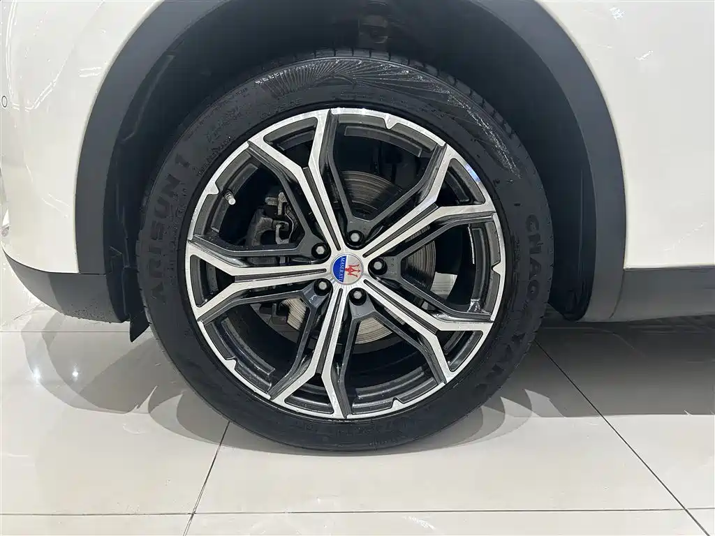 Maserati Levante 2018 — фото 4