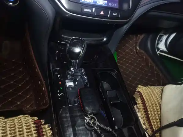 Toyota Crown 2017