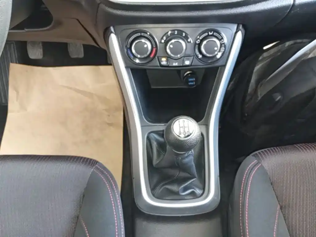 Suzuki S-Cross 2015 — фото 14