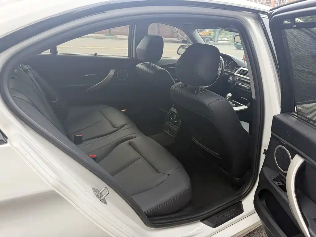 BMW 3 Series 2015 — фото 14