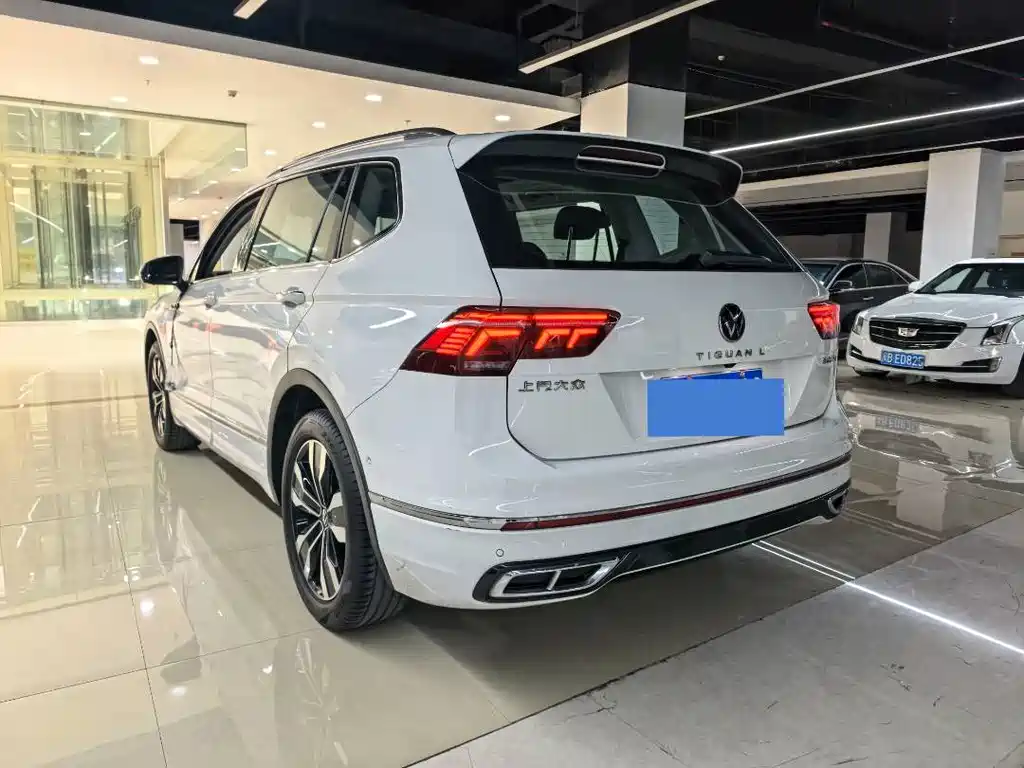 Volkswagen Tiguan L 2022 — фото 11