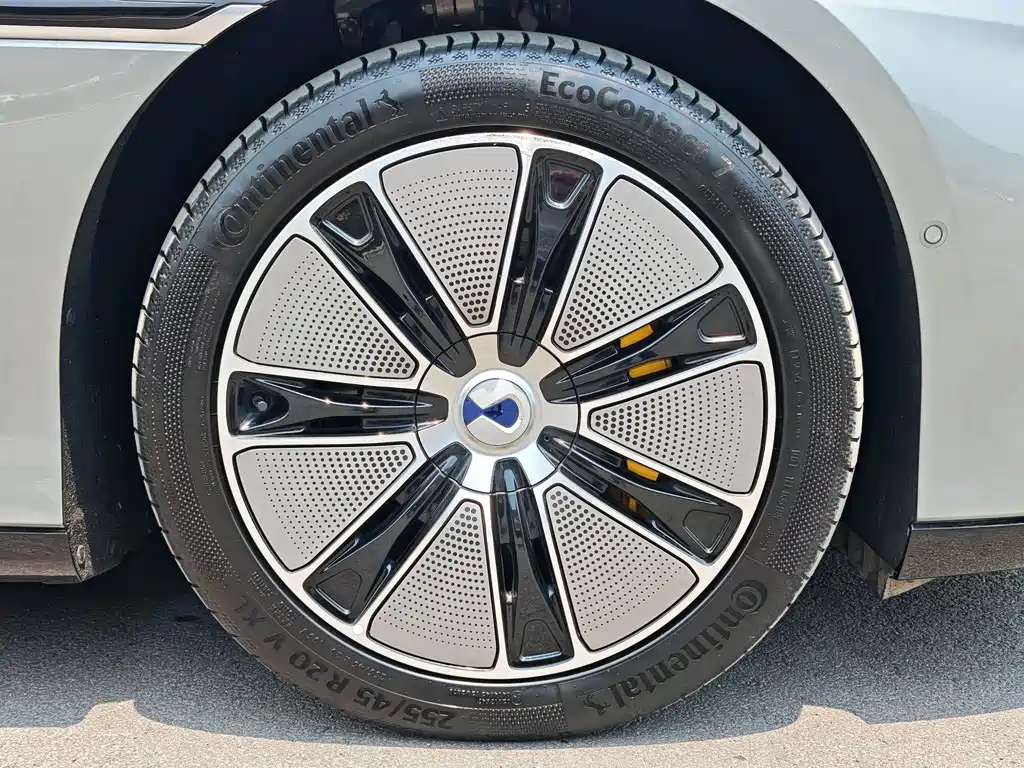 Denza Z9GT 2025