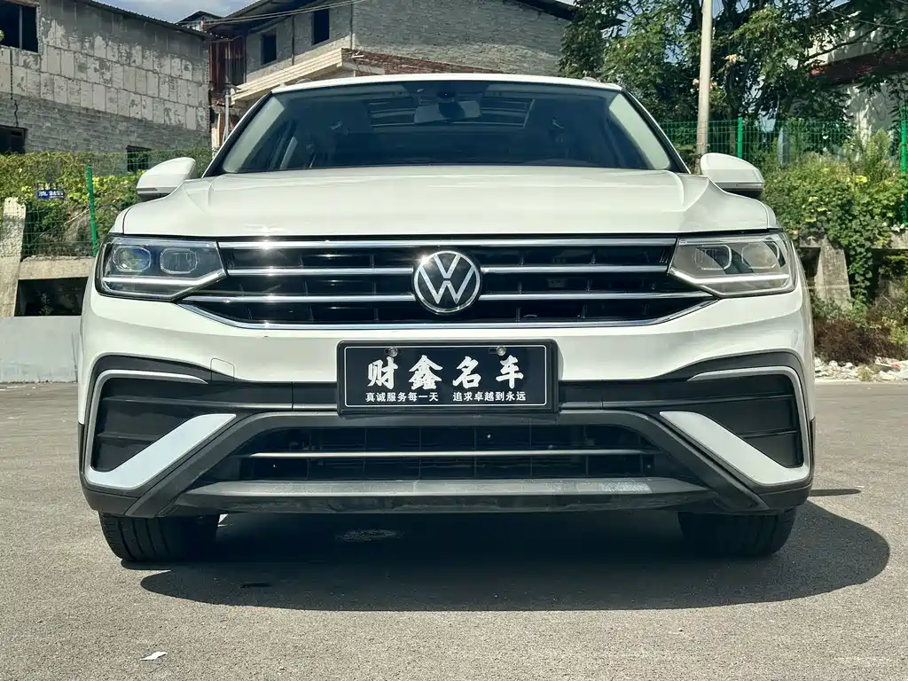 Volkswagen Tiguan L 2023 — фото 2