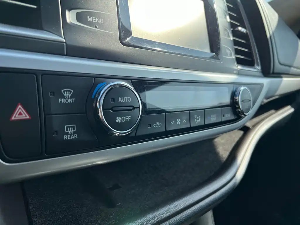 Toyota Highlander 2015 — фото 16
