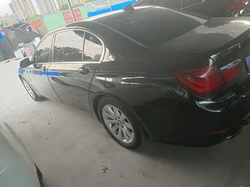 BMW 7 Series 2014 — фото 11