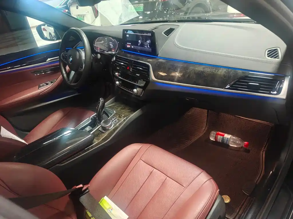 BMW 5 Series 2020 — фото 10