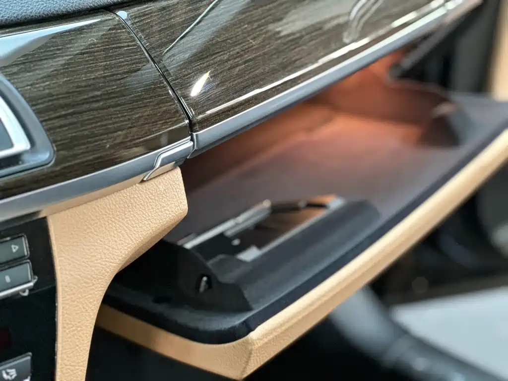 BMW 7 Series 2012 — фото 18