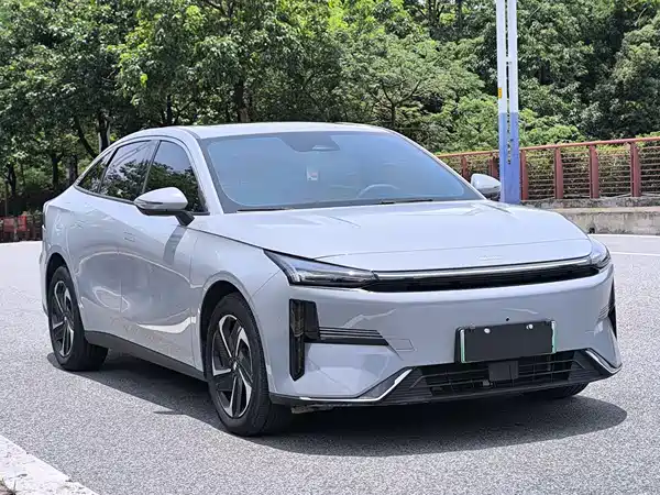 Geely Galaxy L6 2024