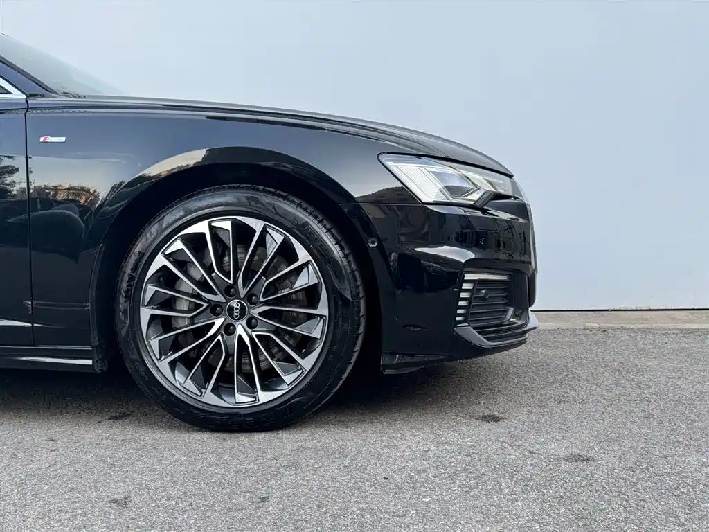 Audi A6L New Energy 2021 — фото 18
