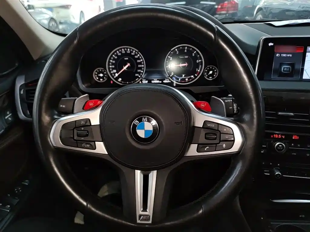 BMW X5 2018 — фото 11