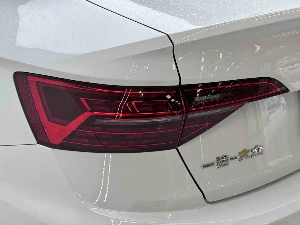 Volkswagen Sagitar 2020 — фото 14