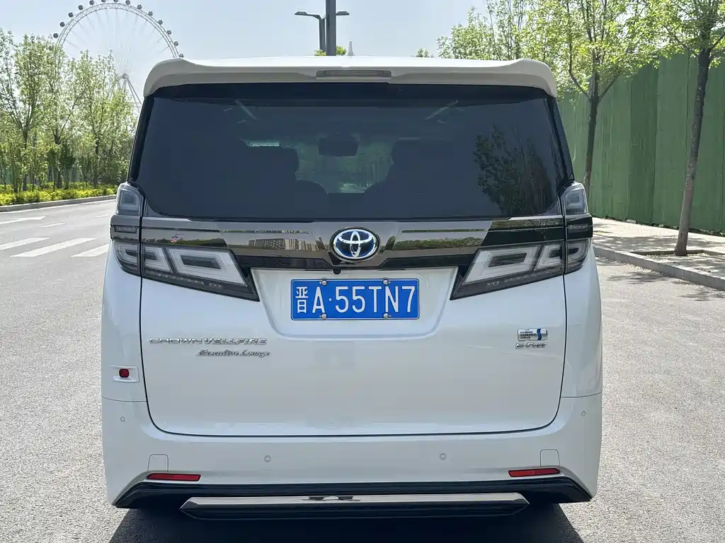 Toyota Vellfire 2023 — фото 8