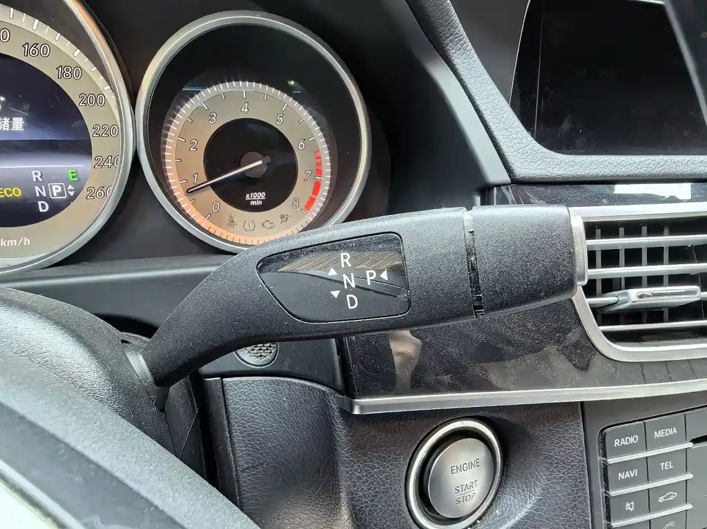 Mercedes-Benz E-Class 2015 — фото 15