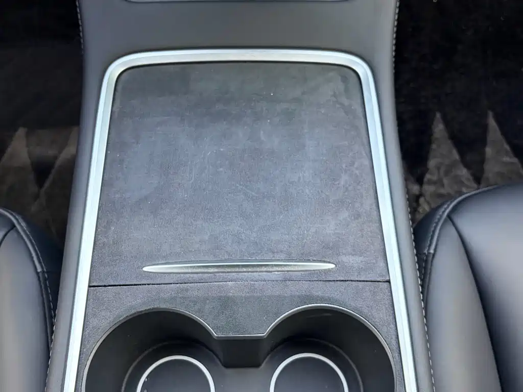 Tesla Model Y 2023 — фото 14