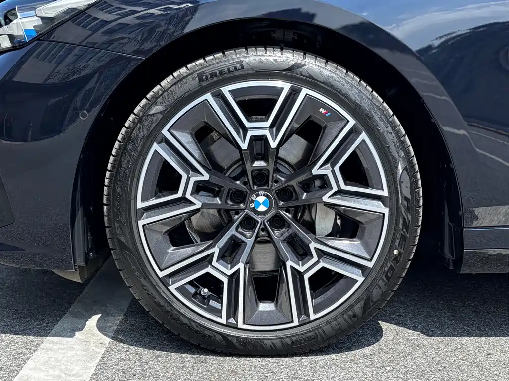 BMW 5 Series 2025