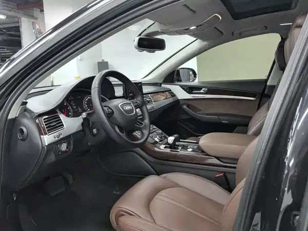 Audi A8 2011