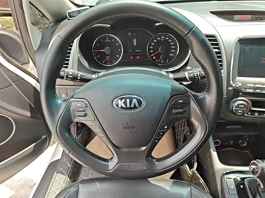 Kia K3 2019 — фото 11