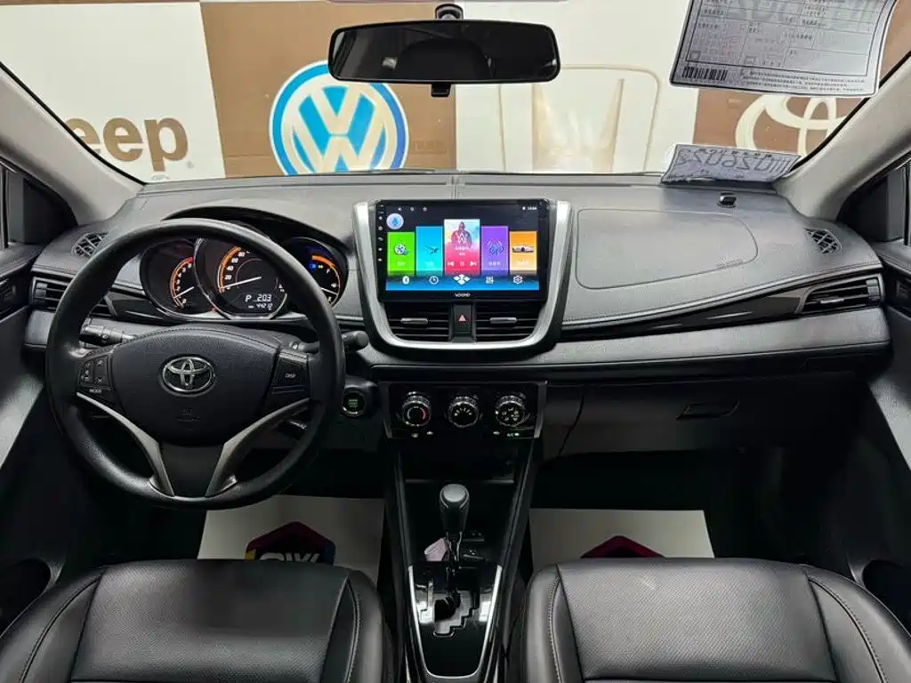 Toyota Yaris L 2023 — фото 9