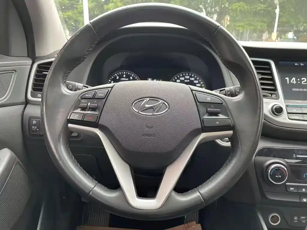 Hyundai Tucson 2016 — фото 16