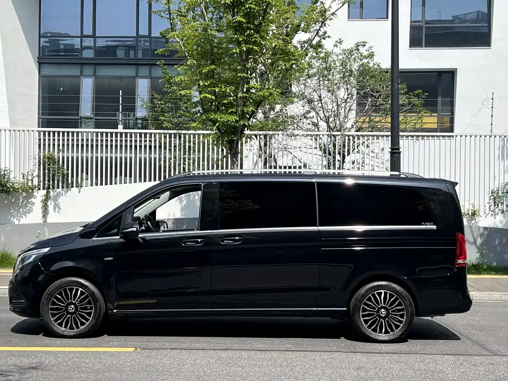 Mercedes-Benz V-Class 2020 — фото 8