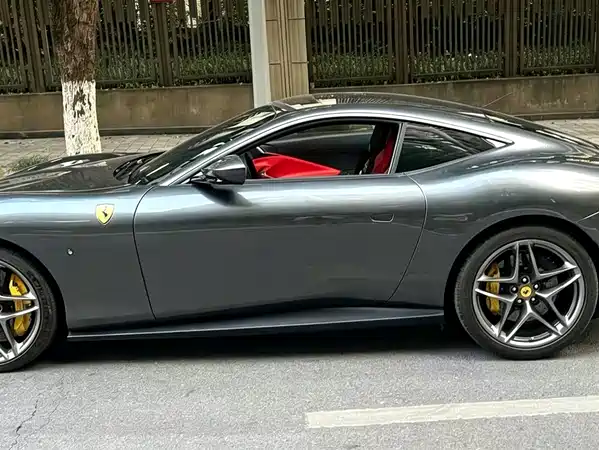 Ferrari Roma 2021