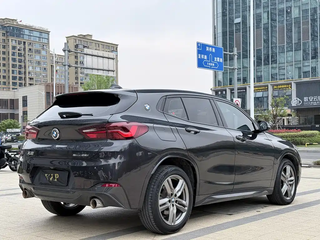 BMW X2 2022 — фото 14
