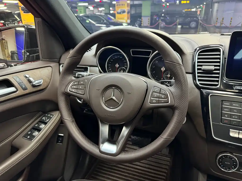 Mercedes-Benz GLE 2018 — фото 21