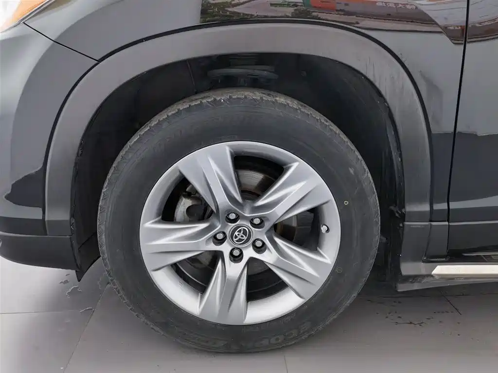 Toyota Highlander 2015 — фото 17
