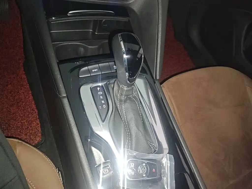 Buick Regal 2020 — фото 14