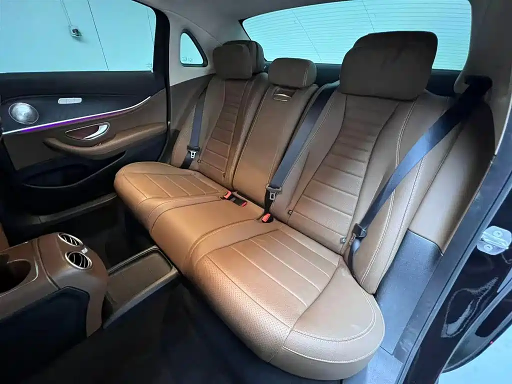 Mercedes-Benz E-Class 2019 — фото 14