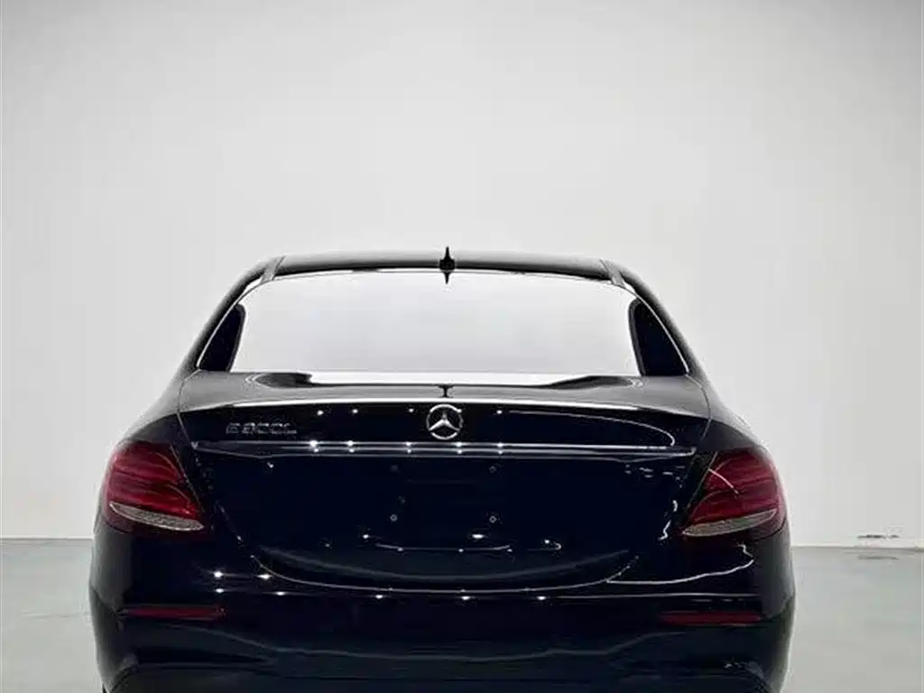 Mercedes-Benz E-Class 2019 — фото 17