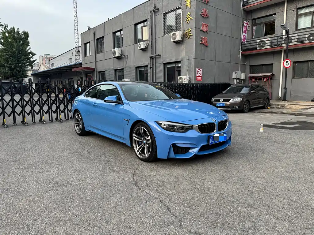 BMW M4 2018 — фото 1