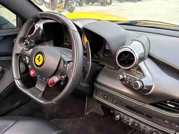 Ferrari F8 2022